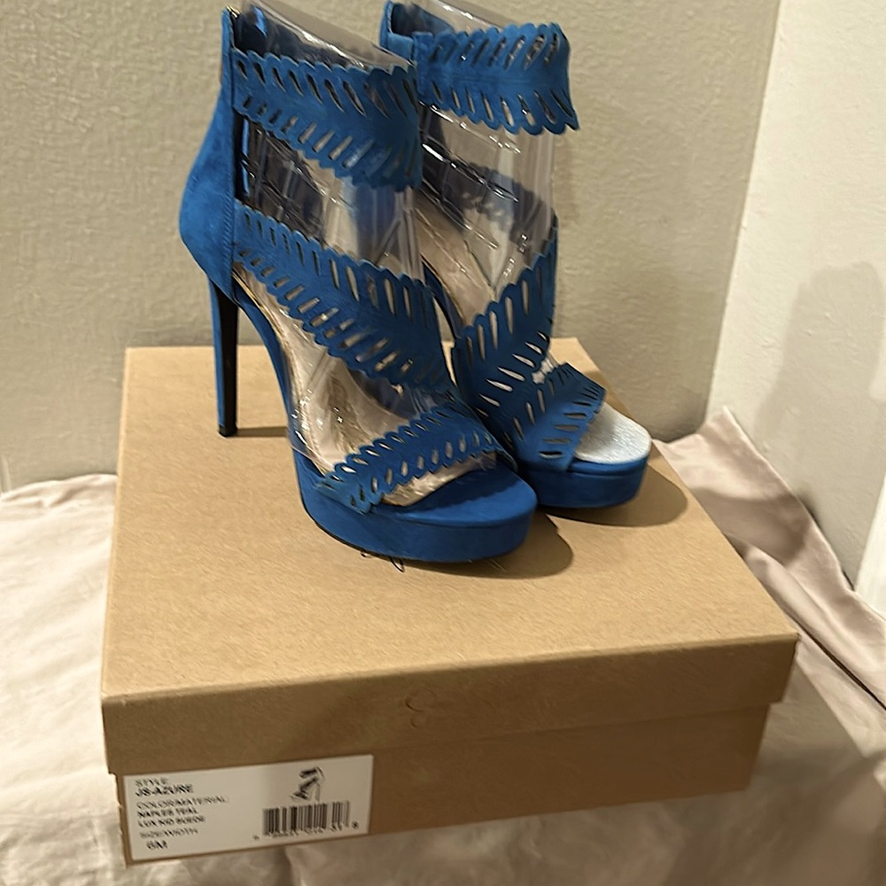 Jessica Simpson. JS- Azure. Naples Teal Lux Kid Suede heels. Size 6M.